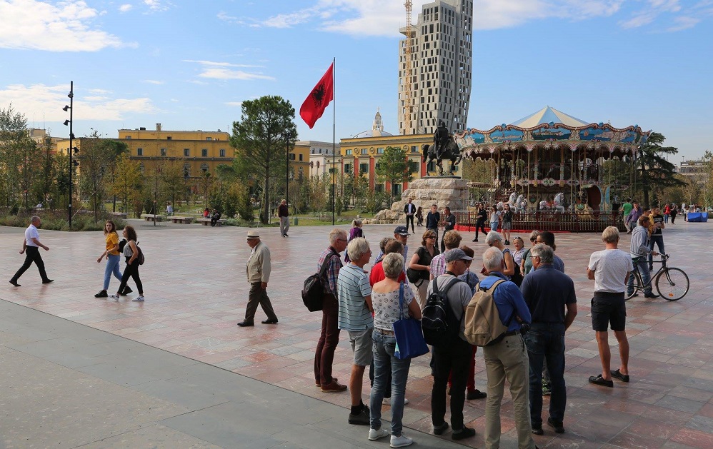 Shqiperine e vizituan mbi 8.5 mln turiste ne 8 muaj, ne gusht mbi 2.1 mln te huaj